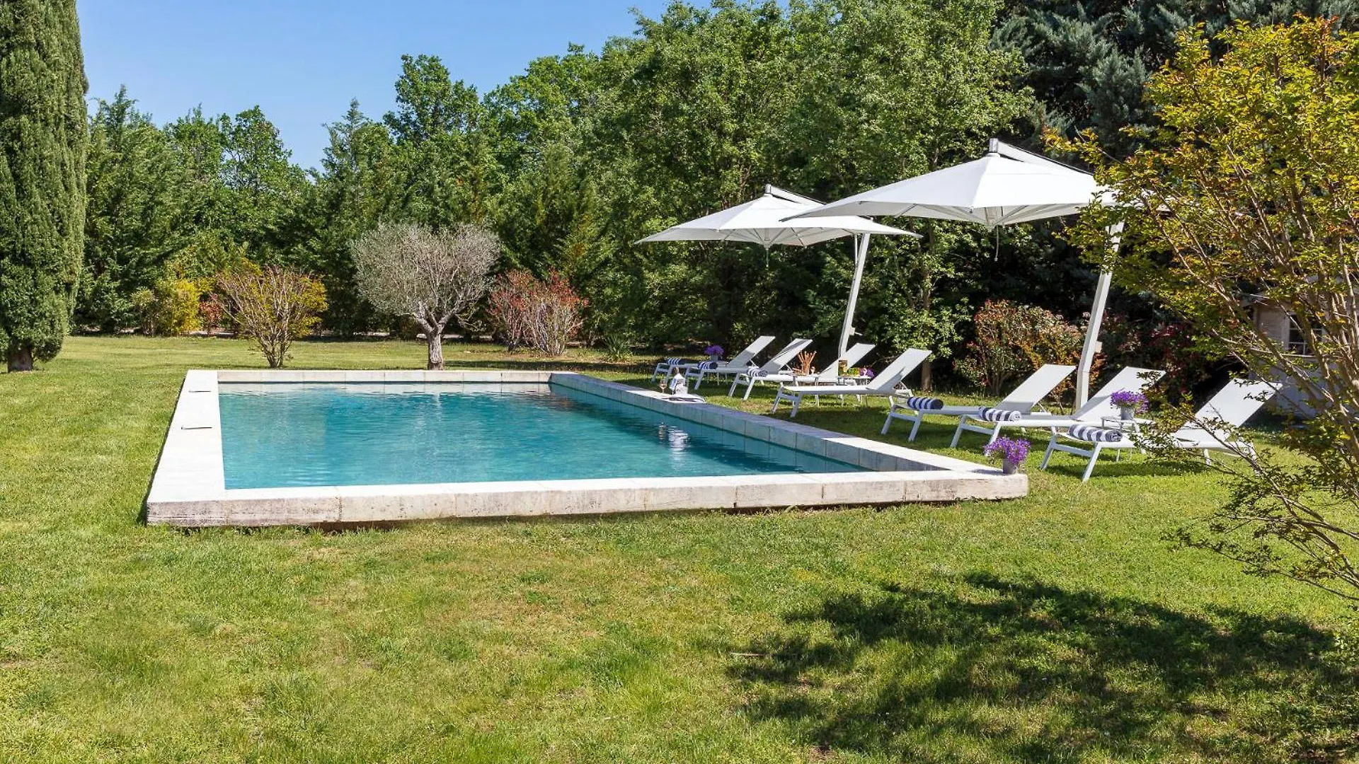 La Bastide De Damien, 5 Clefs Demeure D'Exception Et Table Remarquable Dans Le Guide Teritoria, Jacuzzi Privatif, Cuisine Etoilee Dominique Frerard Hotel Aix-en-Provence Guest house