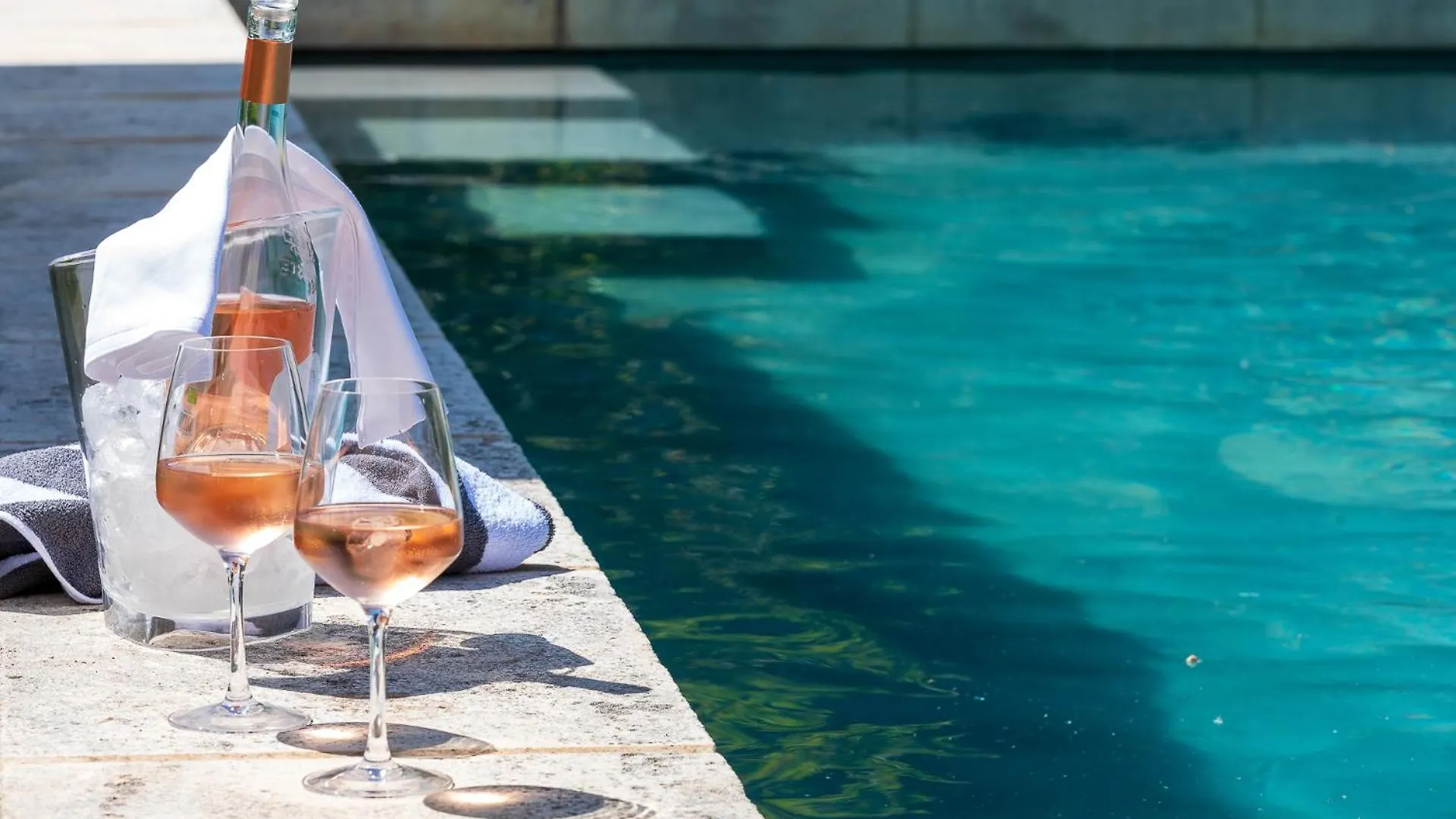 La Bastide De Damien, 5 Clefs Demeure D'Exception Et Table Remarquable Dans Le Guide Teritoria, Jacuzzi Privatif, Cuisine Etoilee Dominique Frerard Hotel Aix-en-Provence Gasthuis