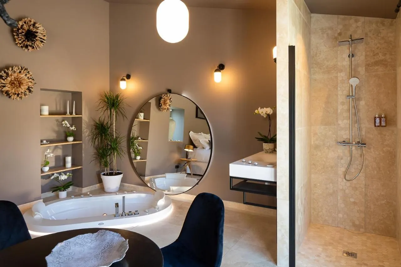 CHAMBRE ROMANTIQUE, JACUZZI et LIT D'EXCEPTION Aix-en-Provence Gasthof