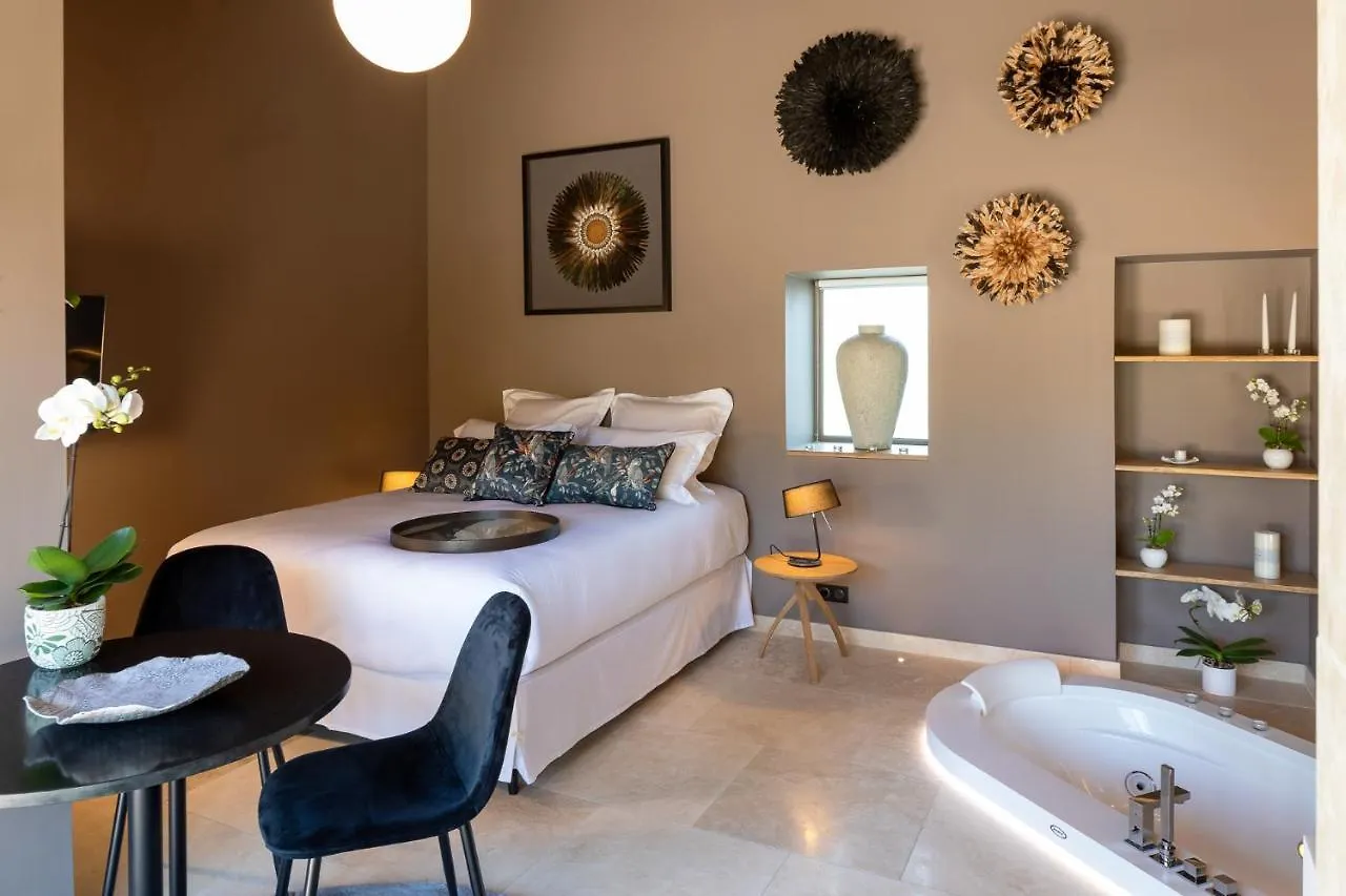 ***** Gasthof CHAMBRE ROMANTIQUE, JACUZZI et LIT D'EXCEPTION Aix-en-Provence Frankreich