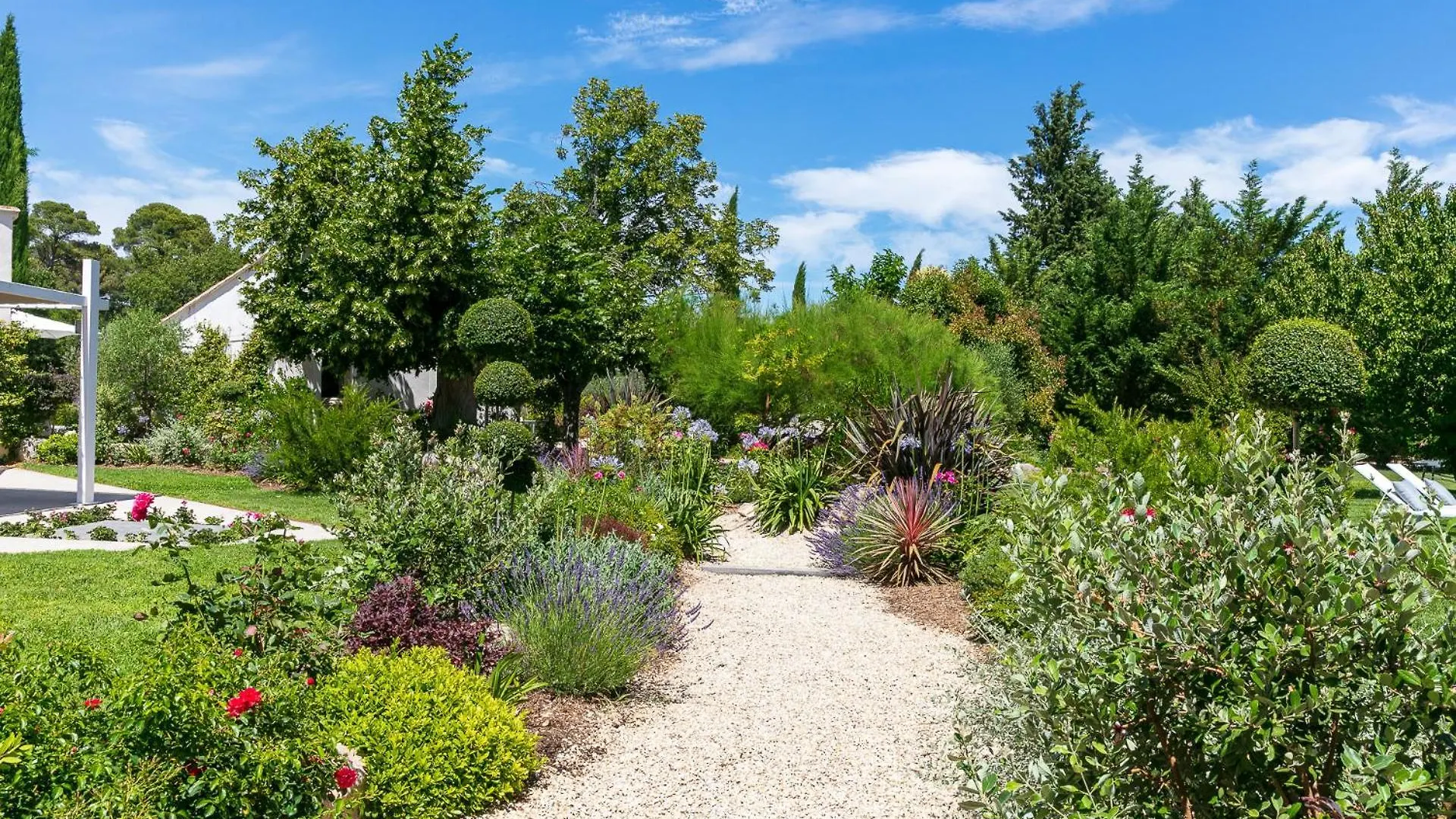 Gasthof CHAMBRE ROMANTIQUE, JACUZZI et LIT D'EXCEPTION Aix-en-Provence
